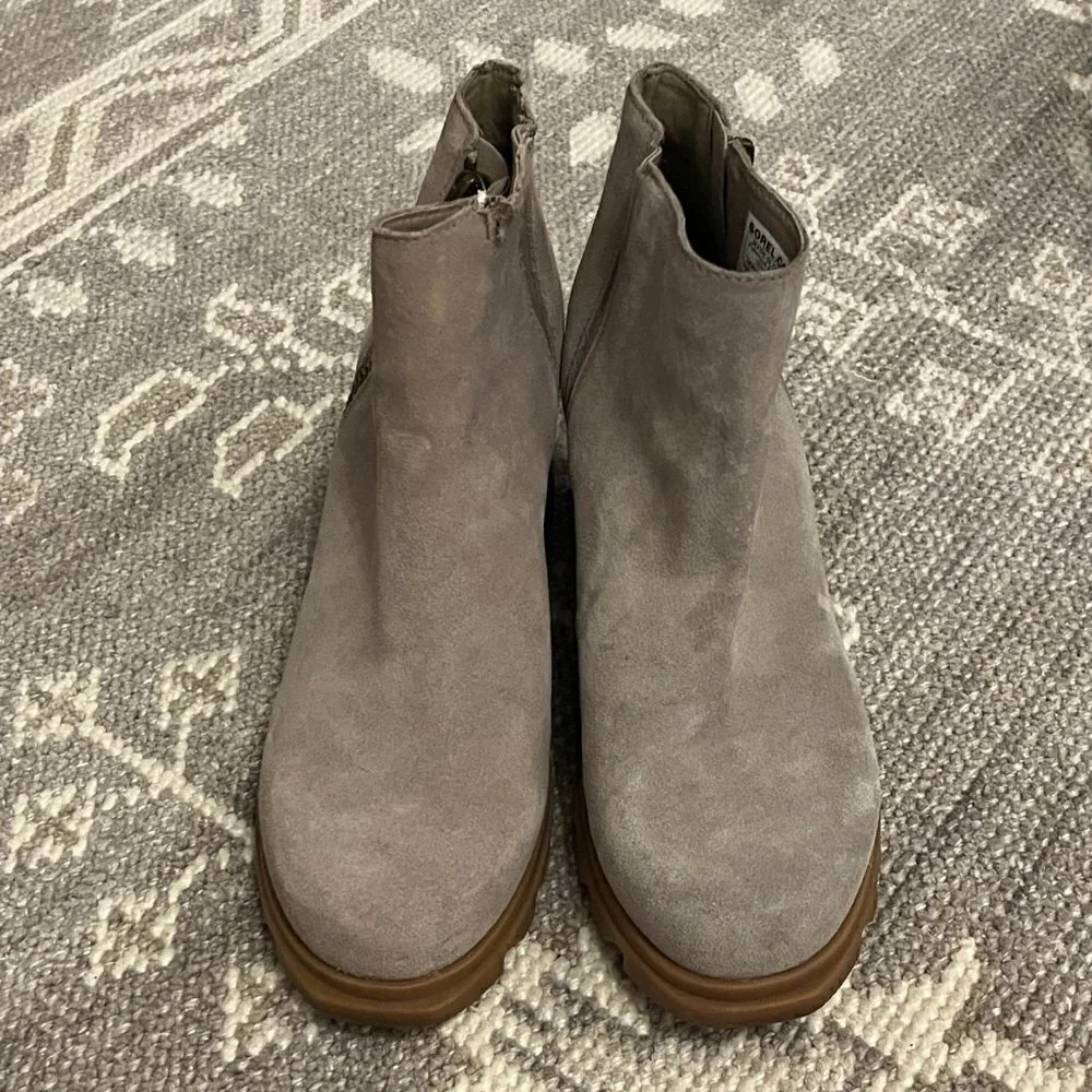 Sorel Joan of Arctic wedge boot bootie suede grey 8 women *flaw*